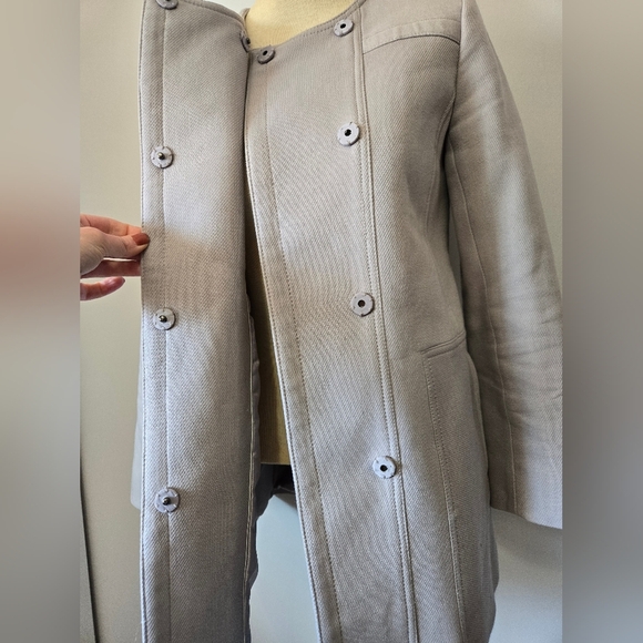Banana Republic Light Gray Collarless Coat. Size XS - Picture 6 of 12